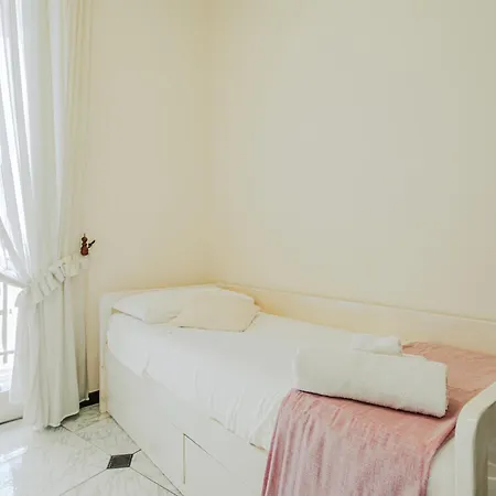 Regina's Nyaraló *